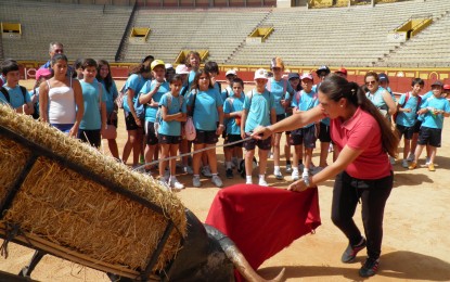 La escuela taurina de Algeciras recibe al Colegio María Auxiliadora