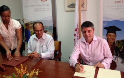 El Ministro gibraltareño Licudi visita Seychelles