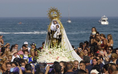 La Policía Local ha denunciado a 9 embarcaciones por poner en riesgo a los bañistas durante la celebración de la Virgen del Carmen