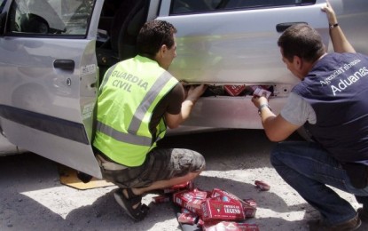 Detenidas por contrabando de tabaco dos personas con 7.900 cajetillas en San Roque, aunque de La Línea