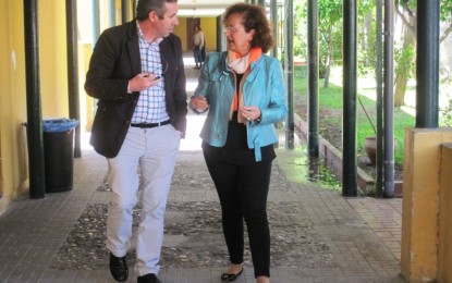 La alcaldesa, satisfecha de las gestiones realizadas para mejorar el transporte escolar para el colegio Simón Abril