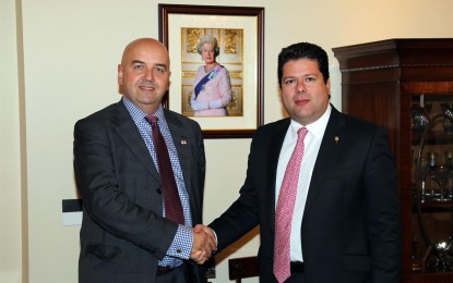 El Ministro Principal de Gibraltar se reúne con el Ministro Principal de Guernsey
