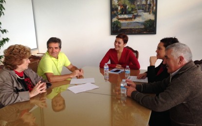 La alcaldesa conoció el proyecto del grupo “Solidarios Campo de Gibraltar”