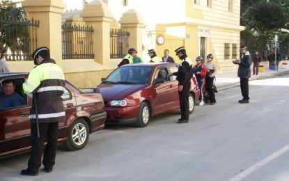 La Policía Local inicia una campaña de controles de tráfico para supervisar el seguro de los vehículos