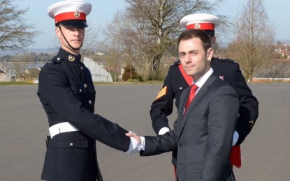El Ministro Costa representa a Gibraltar en el Centro de Entrenamiento de Comandos Royal Marines