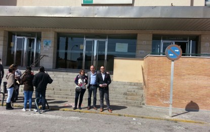 Sergio Ocaña, candidato de UPyD por Cádiz al Parlamento de Andalucía visita el Hospital de La Línea