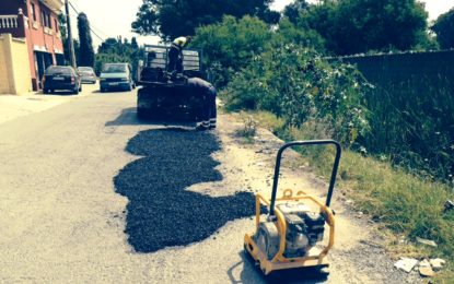 El proyecto para la mejora del Camino de Estepona incorpora trabajos de asfaltado e iluminación