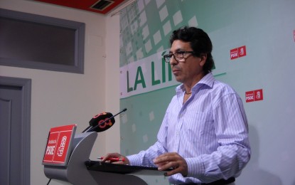 El PSOE de La Línea pide celeridad a Franco para solventar el problema del aparcamiento