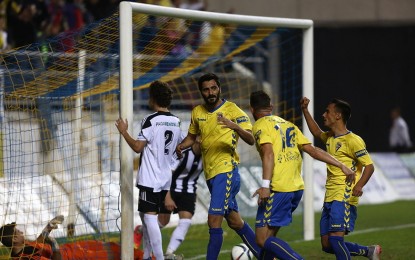Un gol de Dani Güiza hace que la Balona pierda en Cádiz (1-0)