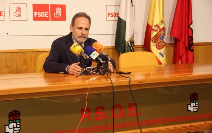 De la Encina presenta nuevas iniciativas del PSOE de carácter social y económico que afectan a miles de campogibraltareños