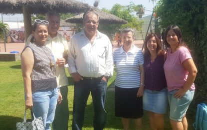 Representantes municipales visitan el Centro Contigo junto al empresario Miguel Rodríguez