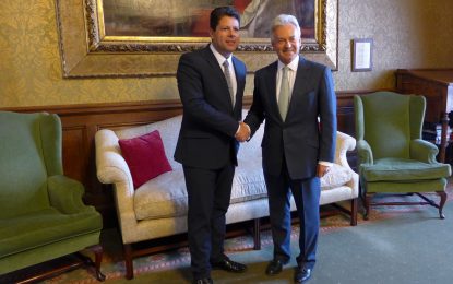El Ministro Principal de Gibraltar se reúne con el nuevo Ministro británico para Europa