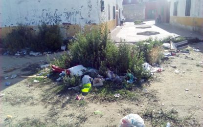 IU La Línea sospecha que el Alcalde deja morir el servicio de limpieza con el objetivo de contratar servicios privados