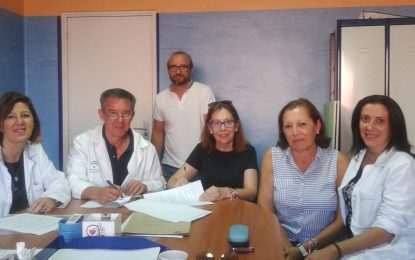 El Área de Gestión Sanitaria Campo de Gibraltar firma un acuerdo de colaboración en materia de voluntariado con la Asociación de Problemas Oncológicos Apron