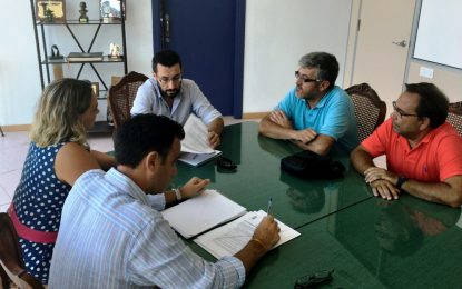 Ayuntamiento y Hemodiálisis Linense abordan en una reunión aspectos de este servicio sanitario