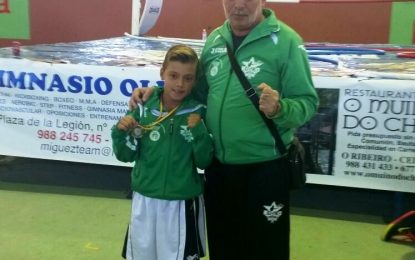 El concejal de Deportes felicita a Miguelito, “El ciclón II”, por conseguir el subcampeonato nacional de boxeo olímpico en edad escolar
