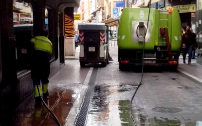 Limpieza intensiva en la calle San Pablo