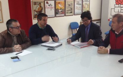 El Psoe se reúne con los representantes de los trabajadores de la residencia de Diputación para analizar sus demandas