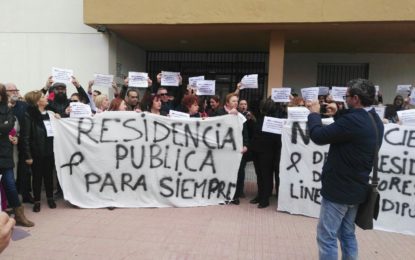 Diputación aplaza el traslado de mayores de la Residencia de La Línea hasta que finalice una ronda de reuniones con las partes