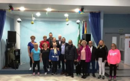 El alcalde visita el Centro de Participación Activa para Personas Mayores de Los Junquillos