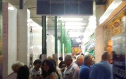 Un grupo de turistas cordobeses conocen el Mercado de la Concepción