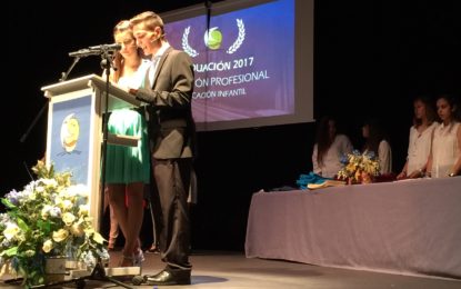 El Palacio de Congresos acoge un emotivo acto de graduación del alumnado del instituto Antonio Machado