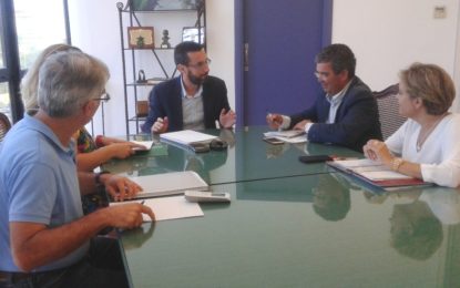 La apertura del nuevo hospital de La Línea centra una reunión del alcalde con el delegado territorial de Salud