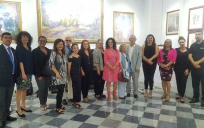 La concejal de Cultura asiste a la jornada de puertas abiertas de la galería gibraltareña de arte Mario Finlayson