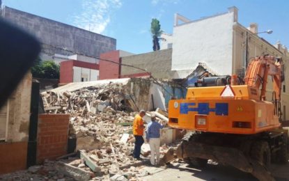 Disciplina Urbanística acomete el derribo de un patio vecinal en la calle San José