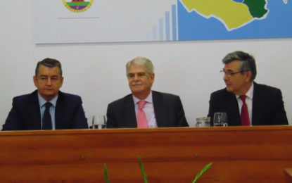 Dastis no trae ninguna medida concreta para La Línea y provoca el enfado del alcalde, Juan Franco