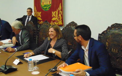 Tornay felicita a la Diputación Provincial y su presidenta por la mejora del servicio de recaudación y la inversión en asfaltado para las calles de La Línea