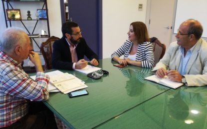 La diputada provincial, Isabel Armario, confirma al alcalde el cumplimiento de los acuerdos para la construcción de la nueva Residencia de Mayores