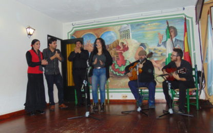 Sensacional ambiente en la Peña Flamenca de La Línea para celebrar el Día Internacional del Flamenco