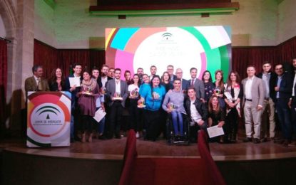 Juventud participa en la entrega de uno de los premios “Cádiz Joven” a la asociación “Lo Sé y Me Importa”