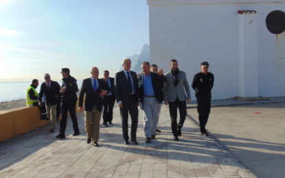 El alcalde y el subdelegado del Gobierno en Cádiz visitan las obras del Tonelero para obstaculizar la actividad del tráfico de drogas