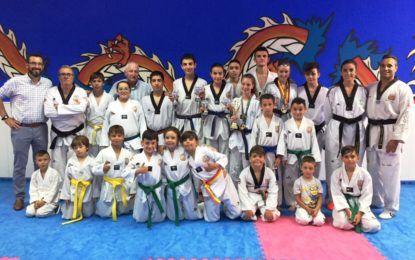 El alcalde felicita al Club Lemus Han por los éxitos del año en taekwondo