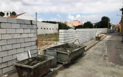 El Ayuntamiento inicia un nuevo expediente de ejecución forzosa en un solar situado en   Camino de La Atunara, a la espalda del Linense Tenis Club