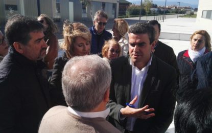 Ortiz se compromete a poner a funcionar al 100% el Hospital de La Línea tras la «falta de gestión e implicación del PSOE»