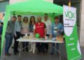 Vox La Línea lleva su campaña electoral a la Plaza de la Iglesia