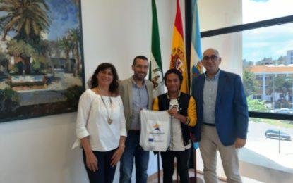 El alcalde ha recibido a un alumno del IES Mediterráneo que ha participado como embajador de España dentro del programa Erasmus