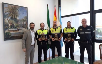 El alcalde recibe a agentes de la Policía Local que han resultado campeones en el torneo deportivo “Alcazaba Granada”