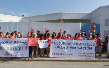 Amplio respaldo municipal a la concentración celebrada hoy por las extrabajadoras de la Escuela Infantil La Atunara