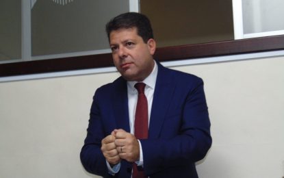 El Ministro Principal de Gibraltar confirma la suspensión de varios agentes tras el incidente de ayer con integrantes de Protección Civil
