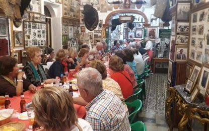 Unas 50 personas procedentes de Jaén visitan el Museo Taurino Pepe Cabrera