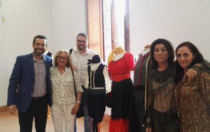 Inaugurada la exposición de trajes de época, primera iniciativa enmarcada en las jornadas históricas “La Línea de Gibraltar”