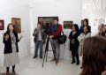 Una treintena de personas participa en la visita guiada a la obra de Cruz Herrera “con mirada de mujer”