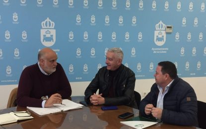 Vidal aborda con representantes de la federación gaditana y comarcal de fútbol la celebración en la ciudad de eventos de índole andaluz y provincial
