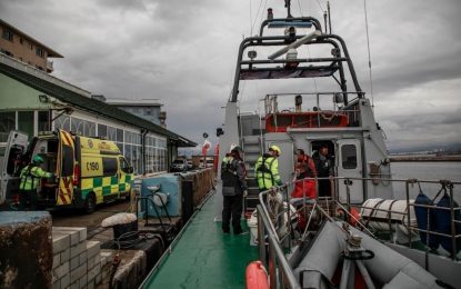 La Autoridad Portuaria de Gibraltar atiende al tripulante enfermo de un carguero