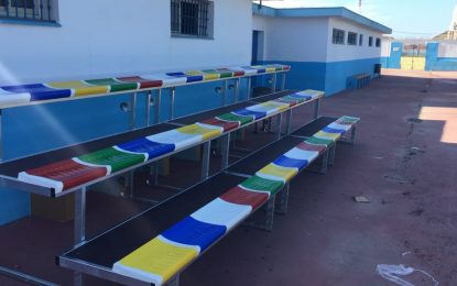 Deportes instala gradas móviles en el campo de fútbol municipal Miguel Ángel Izaguirre