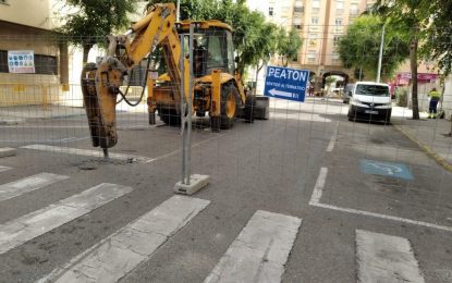 Esta mañana se han iniciado las obras de peatonalización de la calle Rafael de León